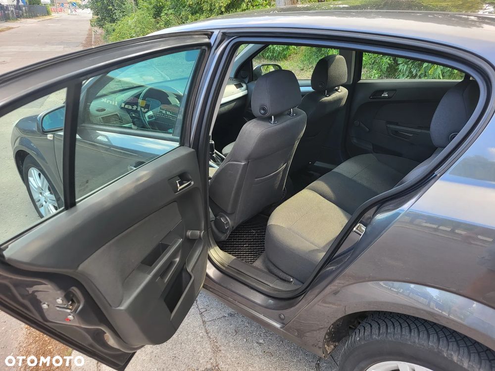 Opel Astra 1.6 Enjoy - 11