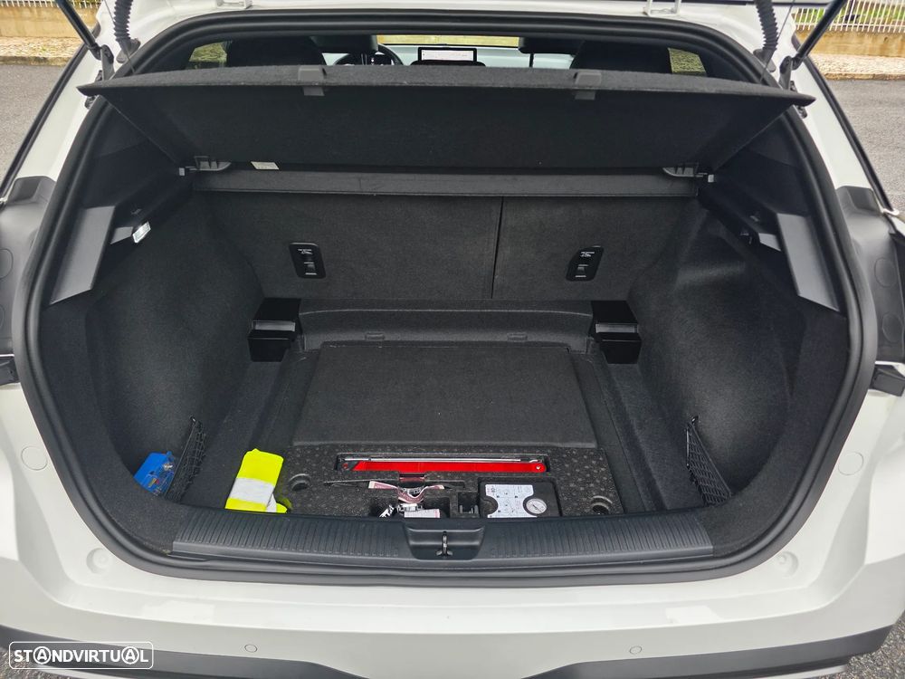 MG MG4 77 kWh Extended Range Luxury - 10