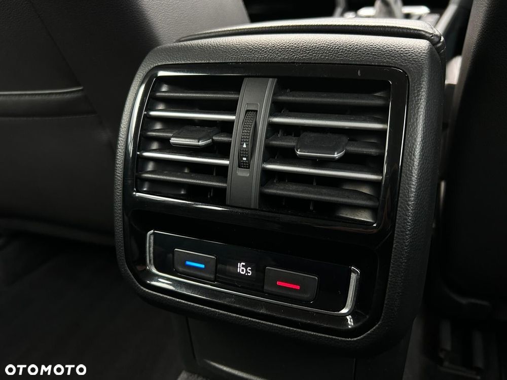 Volkswagen Passat - 33
