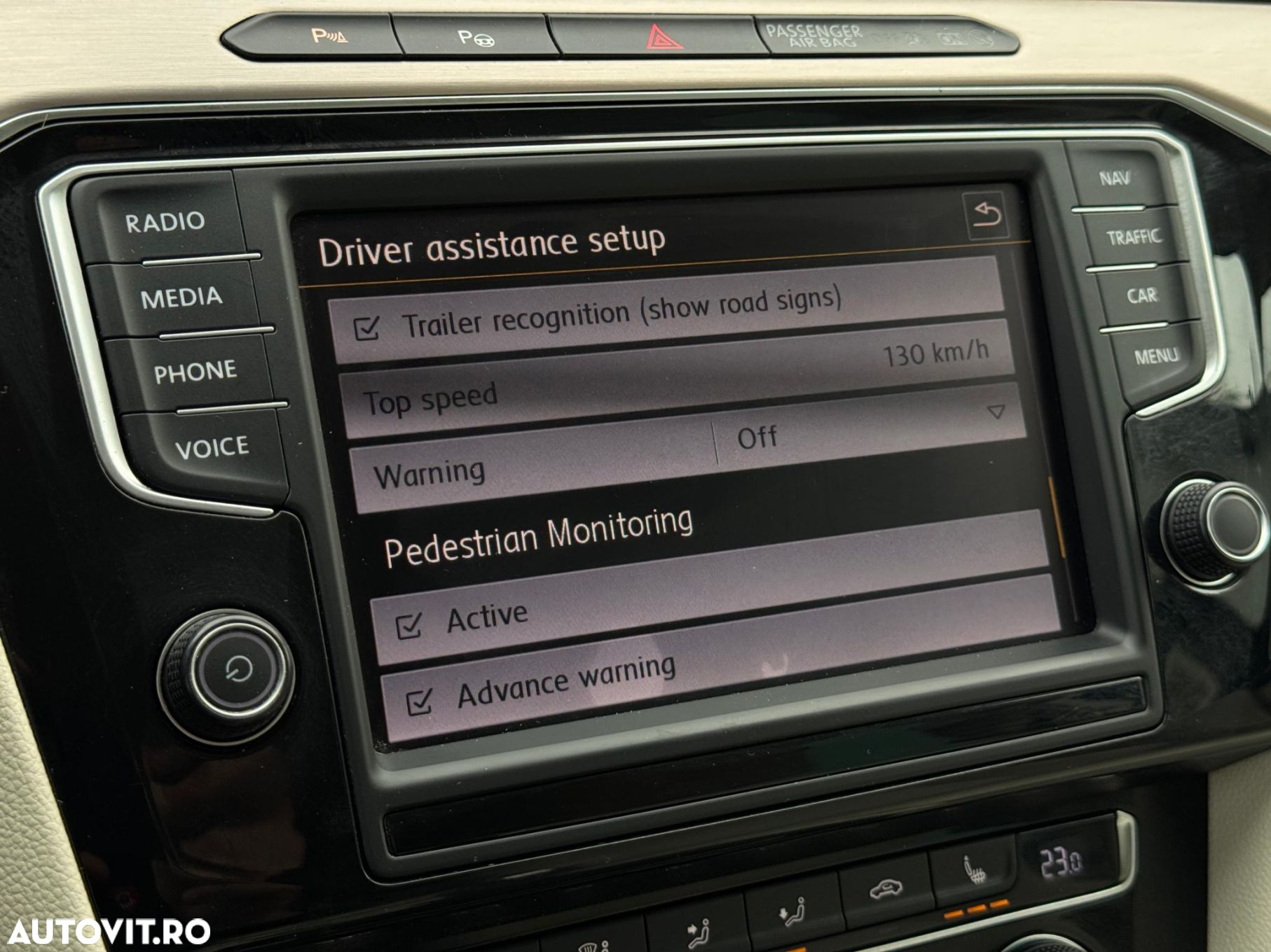 Volkswagen Passat - 15