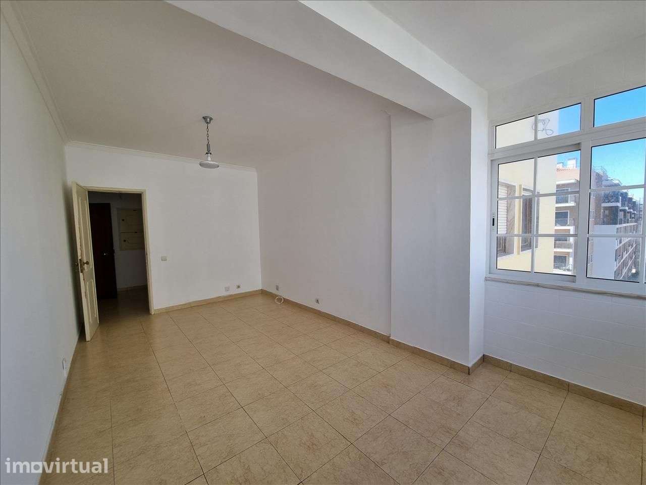 Apartamento T3 na Amadora com arrumos - Grande imagem: 4/22