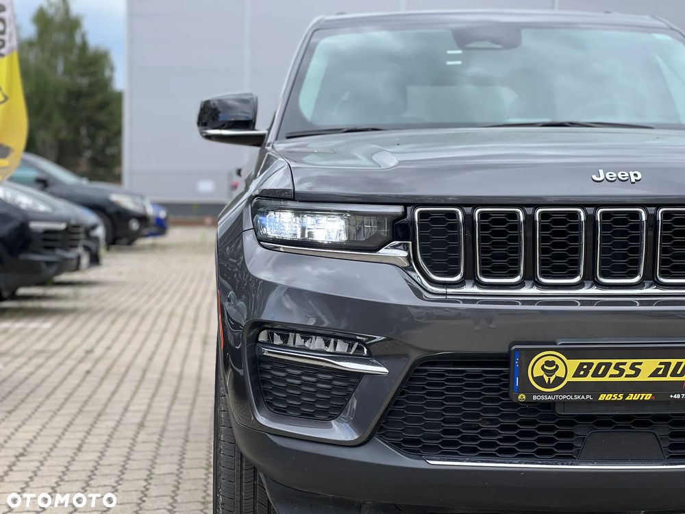 Jeep Grand Cherokee - 12