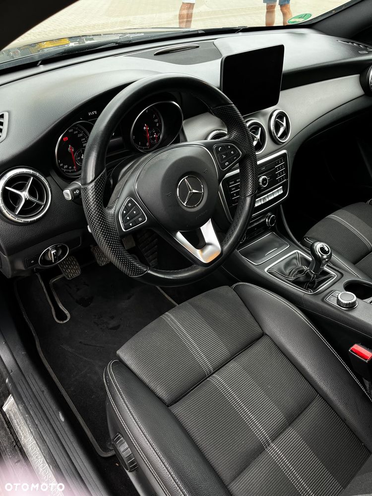 Mercedes-Benz CLA 180 - 15