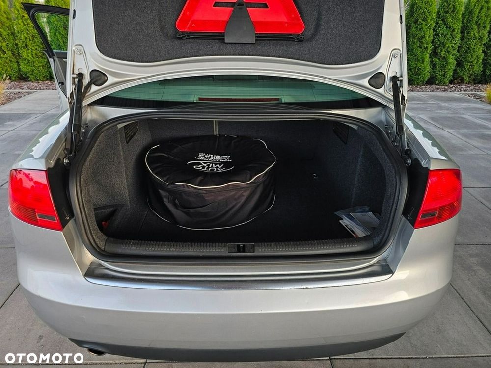 Audi A4 Limousine - 20