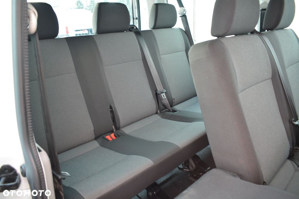 Volkswagen Transporter Kombi L1H1 - 31