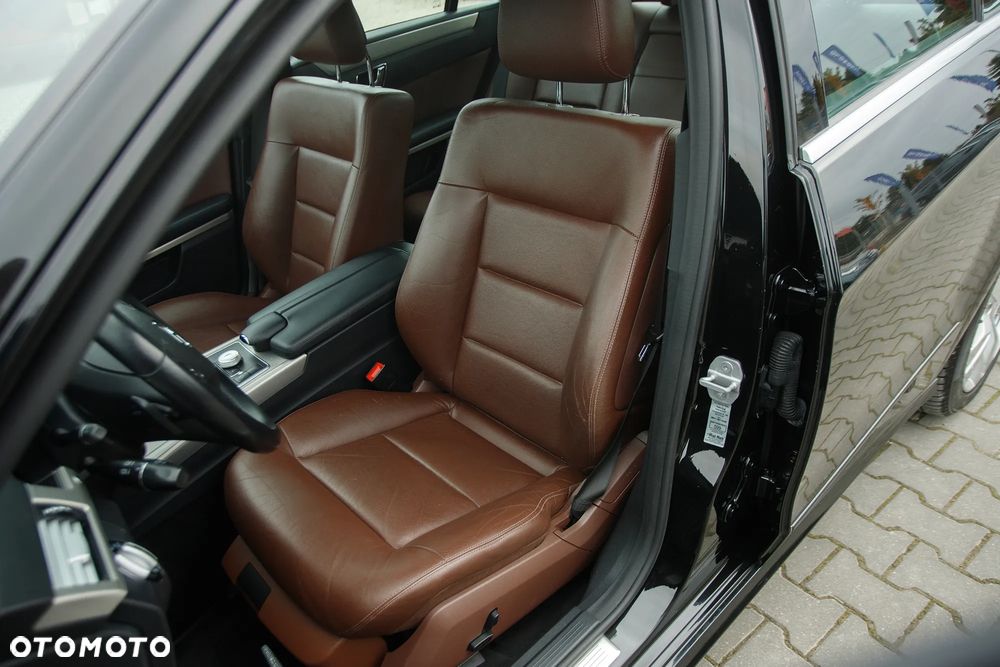 Mercedes-Benz Klasa E 350 CGI BlueEFFICIENCY 7G-TRONIC Avantgarde - 19