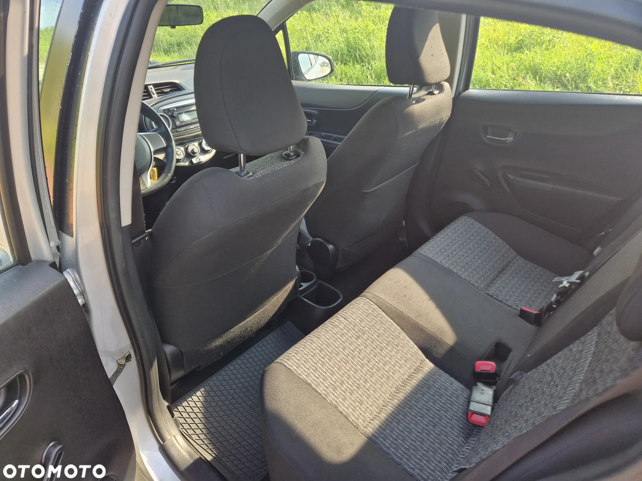 Toyota Yaris 1.4 D-4D Active - 12