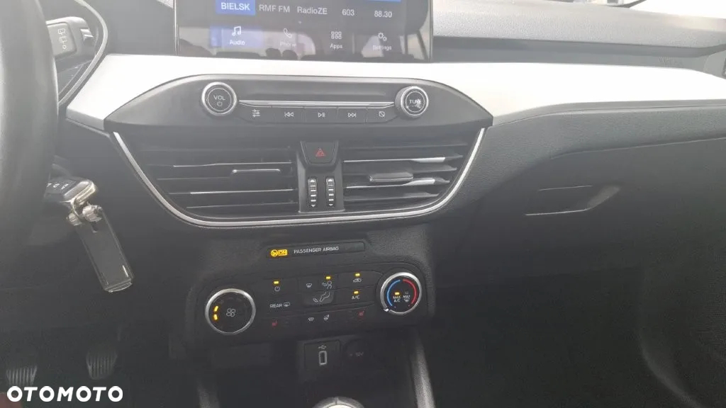 Ford Focus 1.0 EcoBoost Trend Edition - 27