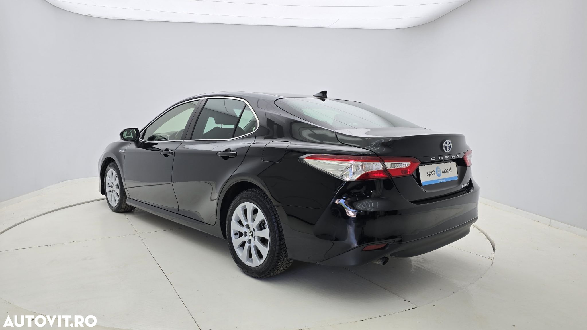 Toyota Camry - 8