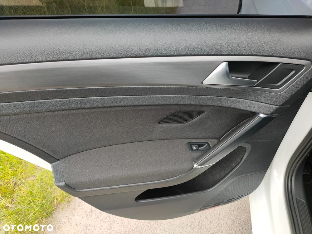 Volkswagen Golf 2.0 TDI (BlueMotion Technology) DSG Comfortline - 17