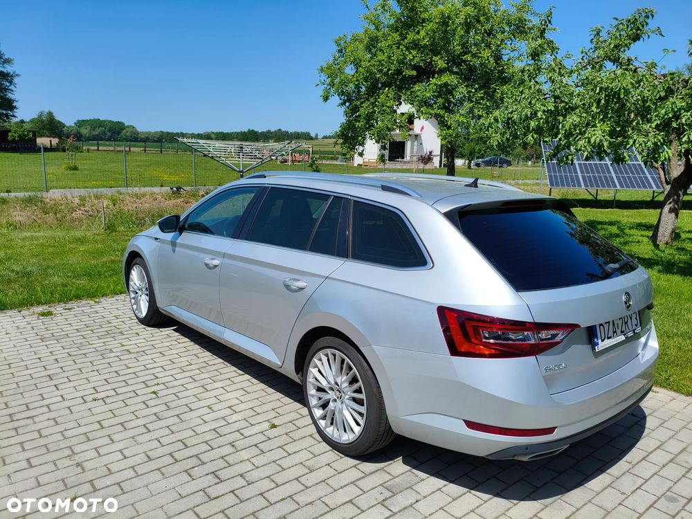 Skoda Superb 2.0 TDI Sportline - 6