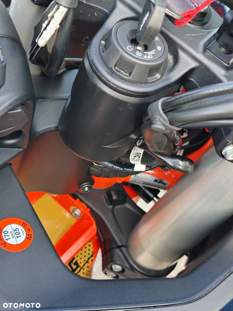 KTM Adventure 890 - 22