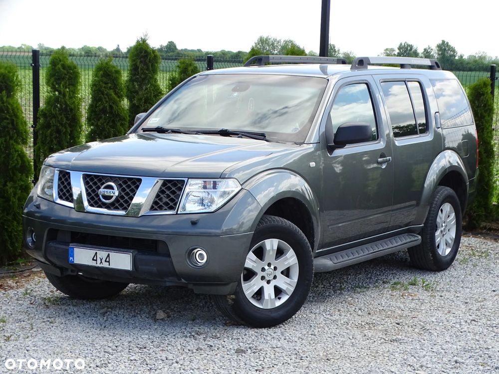 Nissan Pathfinder 2.5 DCi Elegance + - 24