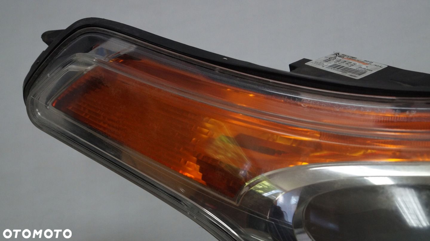 LAMPA PRZEDNIA PRAWA CITROEN C3 PICASSO - 2