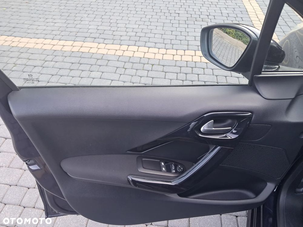 Peugeot 208 Blue-HDi 100 Stop&Start Style - 9