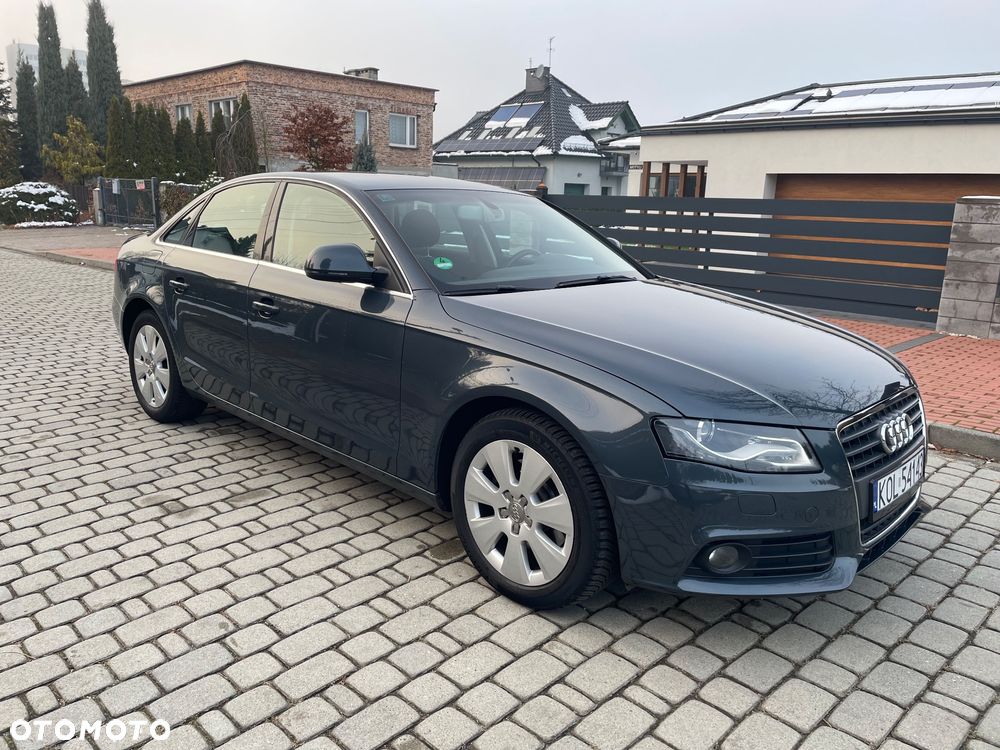 Audi A4 Limousine - 5