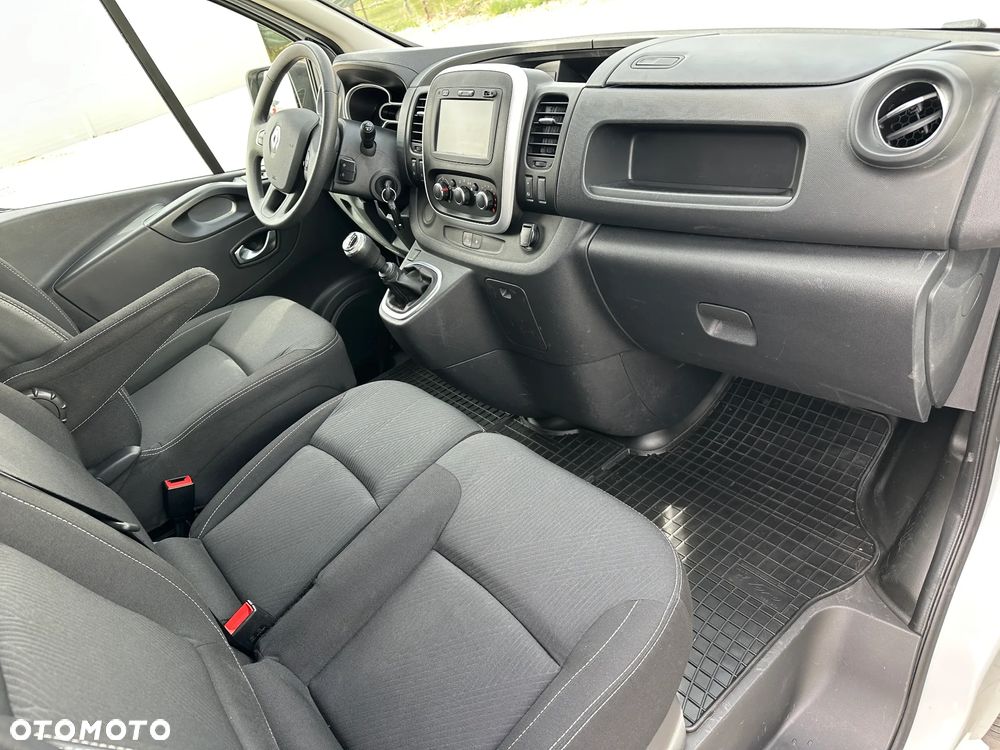 Renault Trafic - 25