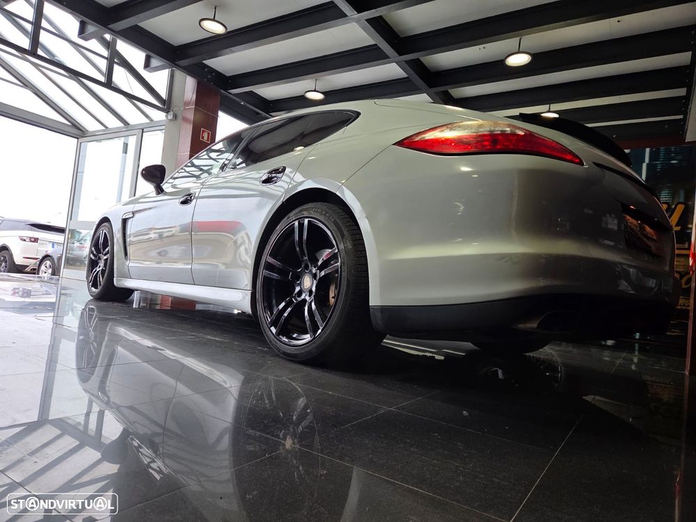 Porsche Panamera Platinum Edition - 3