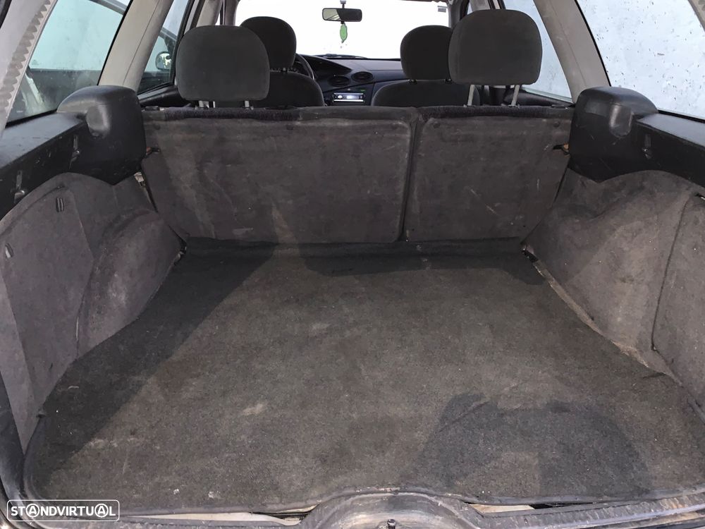 Ford Focus SW 1.8 TDdi Trend - 10
