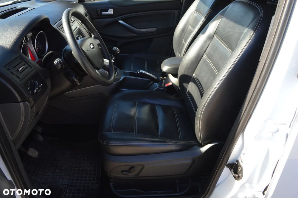 Ford Kuga 2.0 TDCi 4WD Titanium - 17