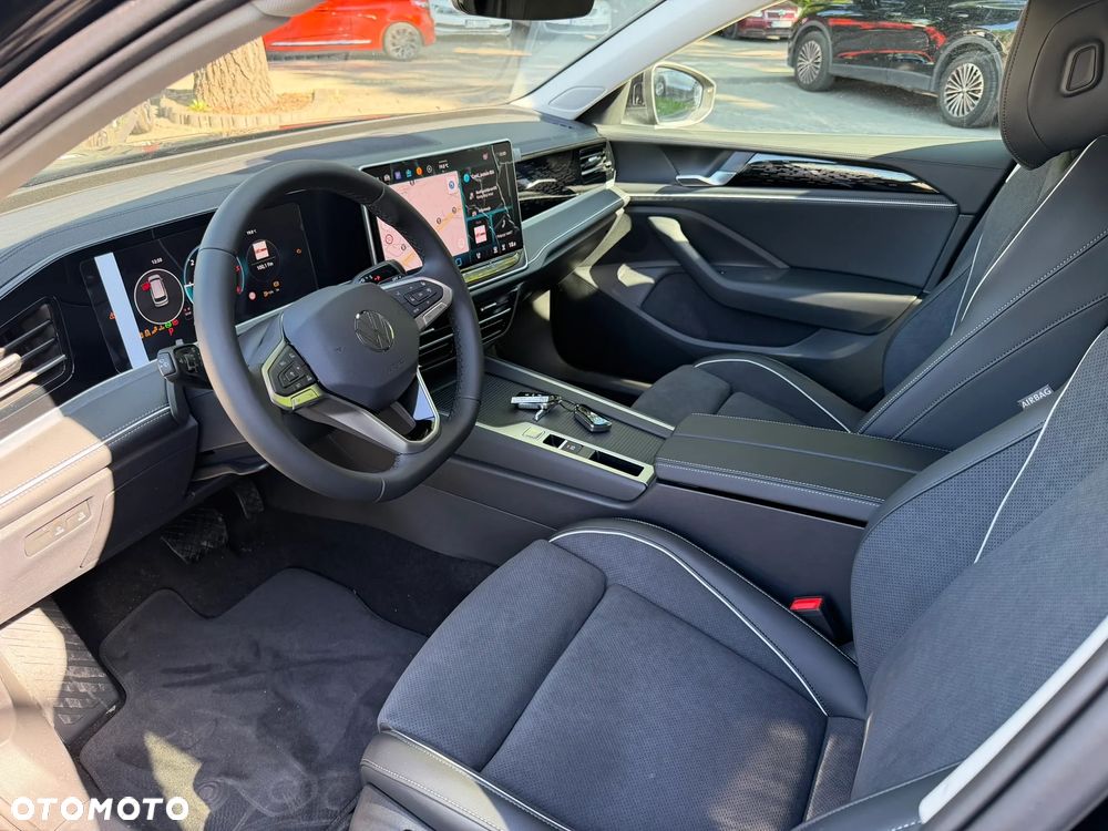 Volkswagen Passat Variant 1.5 TSI ACT mHEV Business Plus DSG - 8