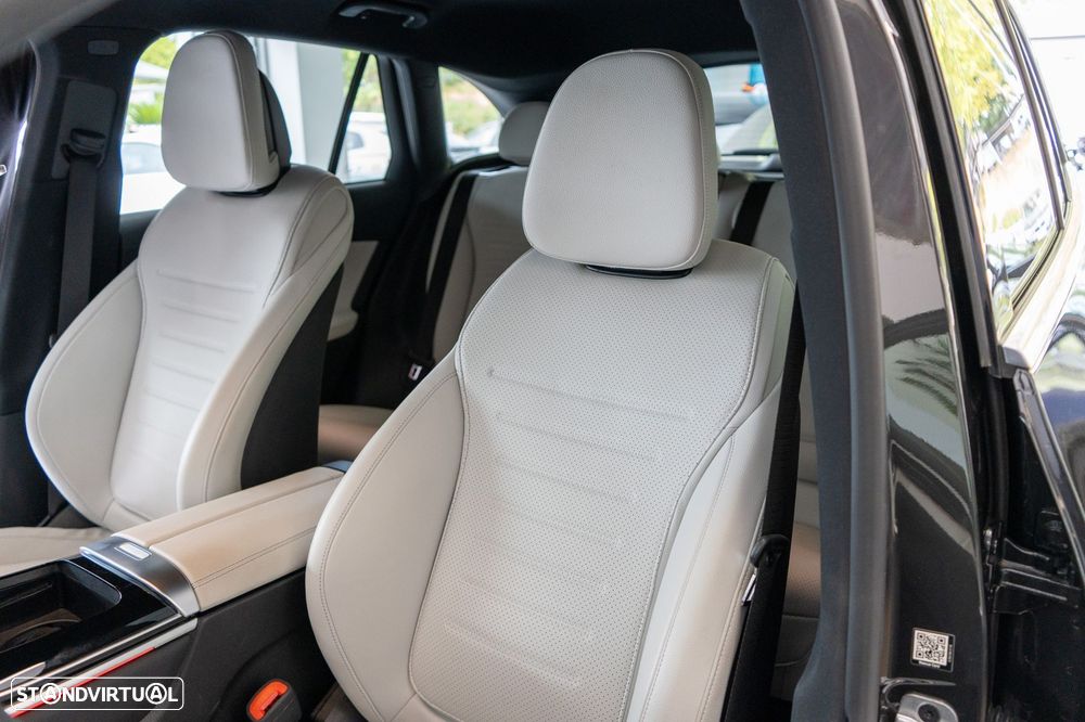 Mercedes-Benz GLC 300 e 4Matic 9G-TRONIC AMG Line Advanced - 9