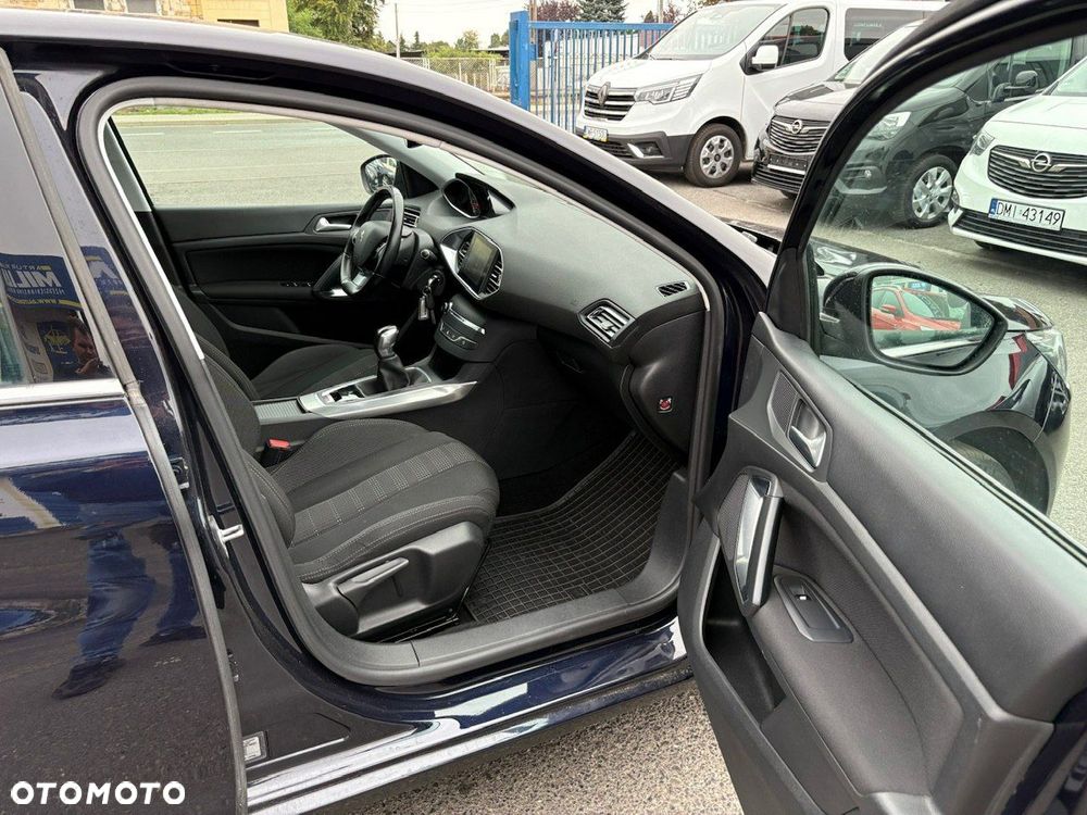 Peugeot 308 1.6 BlueHDi Style S&S - 27