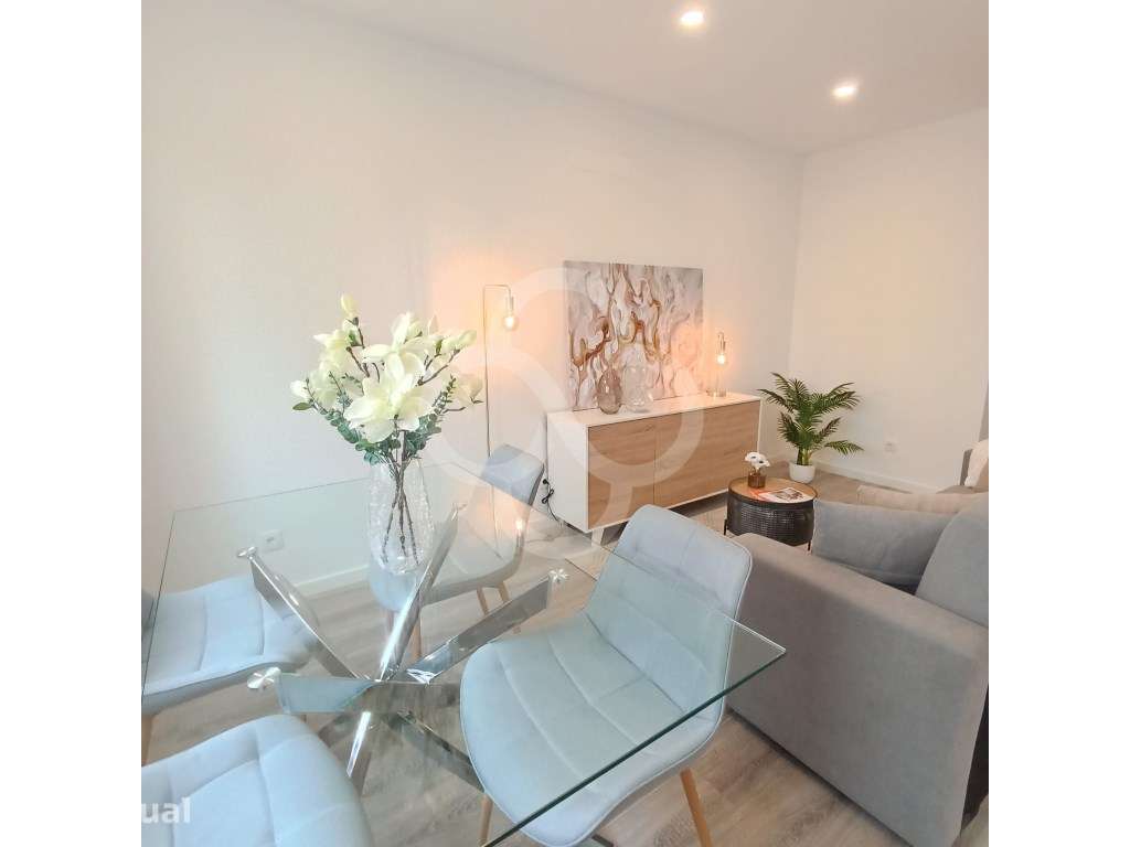 Apartamento T3 luminoso na Angelina Vidal totalmente remodelado em ... - Grande imagem: 3/10