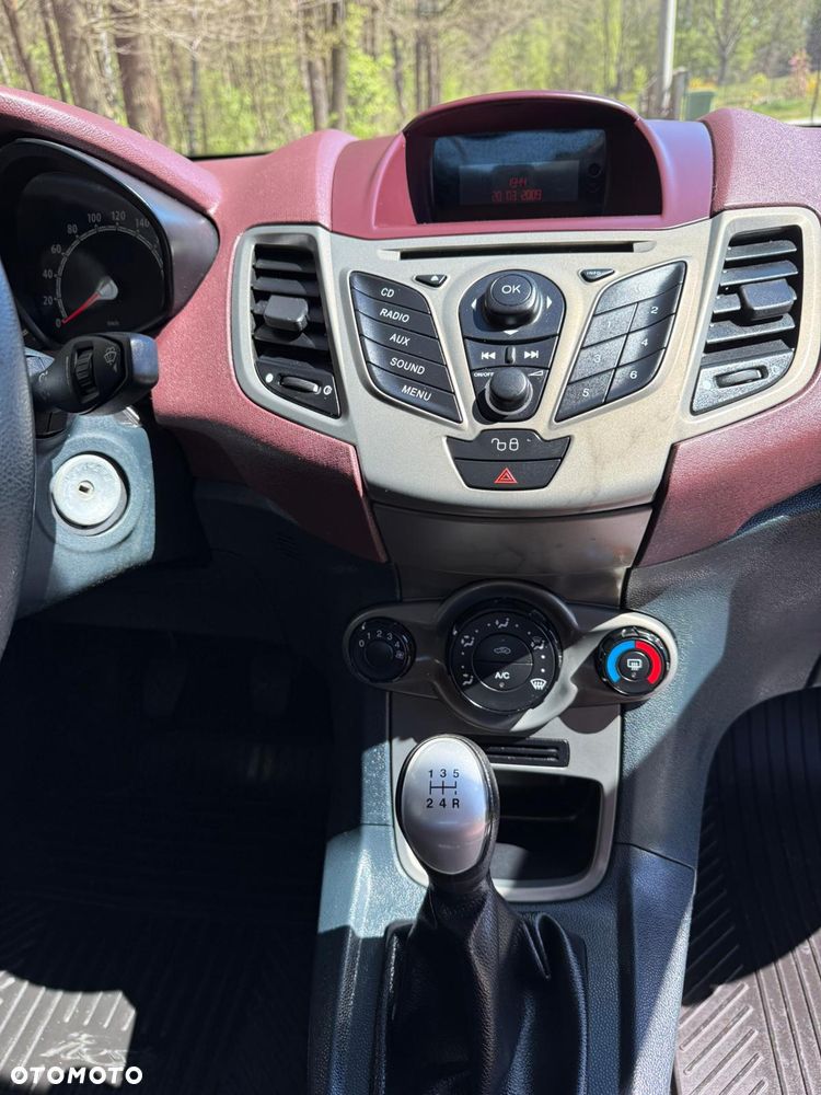 Ford Fiesta - 7