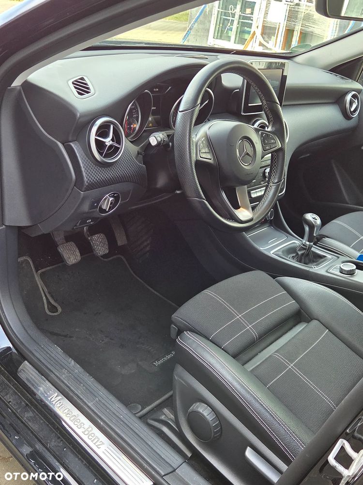 Mercedes-Benz Klasa A 200 Activity Edition - 11