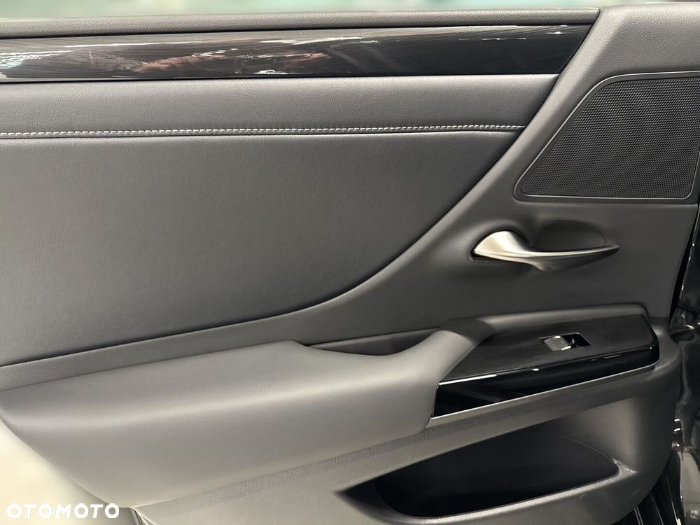 Lexus ES 300h Business Edition - 13