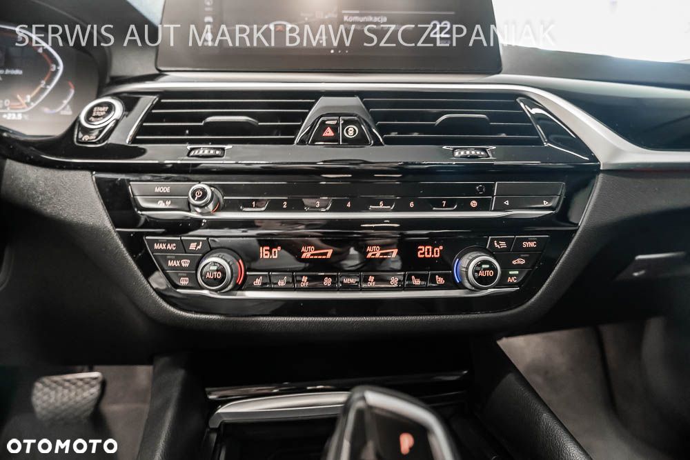 BMW Seria 5 530i xDrive Sport Line - 17