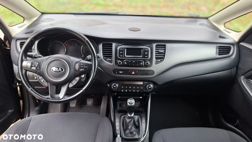 Kia Carens - 13