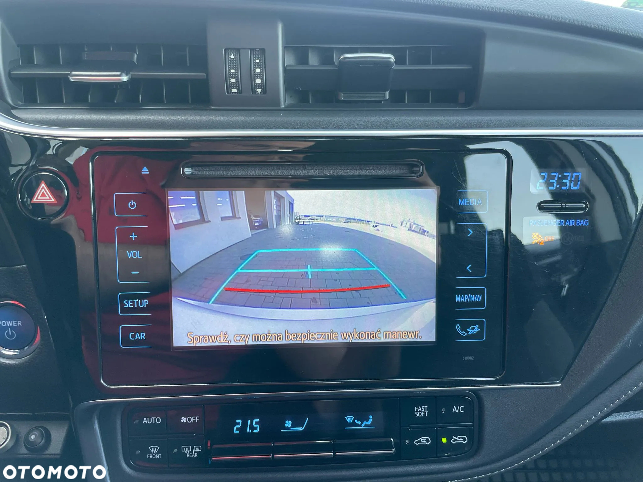 Toyota Auris Hybrid 135 Premium - 34