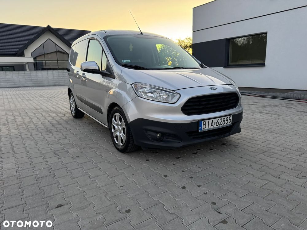Ford Transit Courier - 8