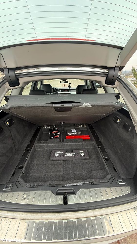 BMW Seria 5 525d xDrive - 17