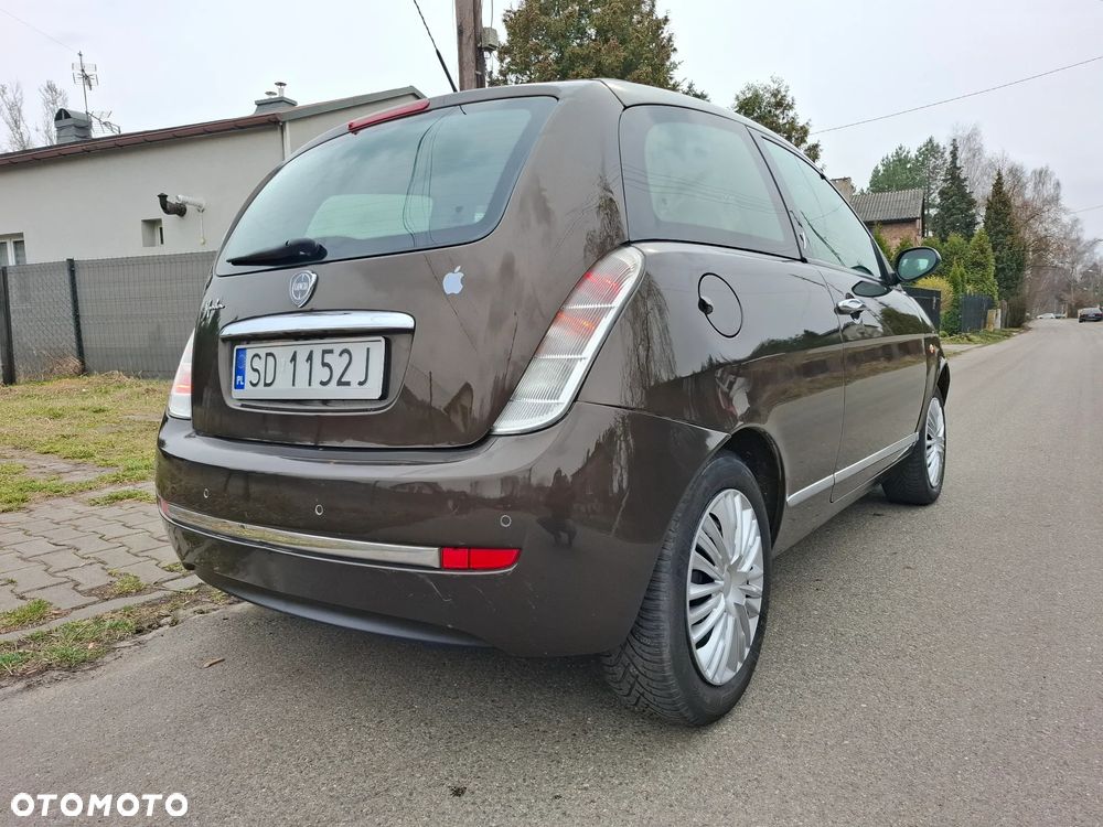 Lancia Ypsilon - 10