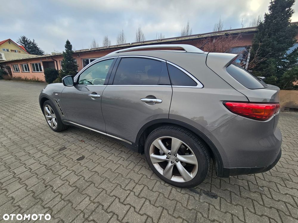 Infiniti QX70 3.7 S - 10