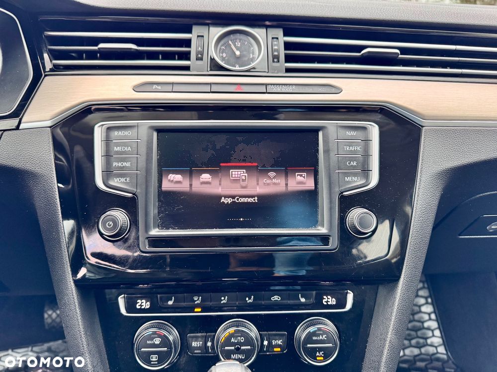 Volkswagen Passat 2.0 TDI SCR (BlueMotion Technology) DSG Highline - 33