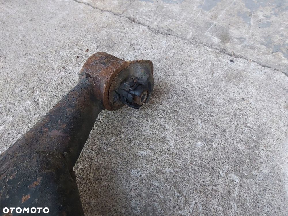 Toyota Corolla E12 belka zawieszenia tył - 16