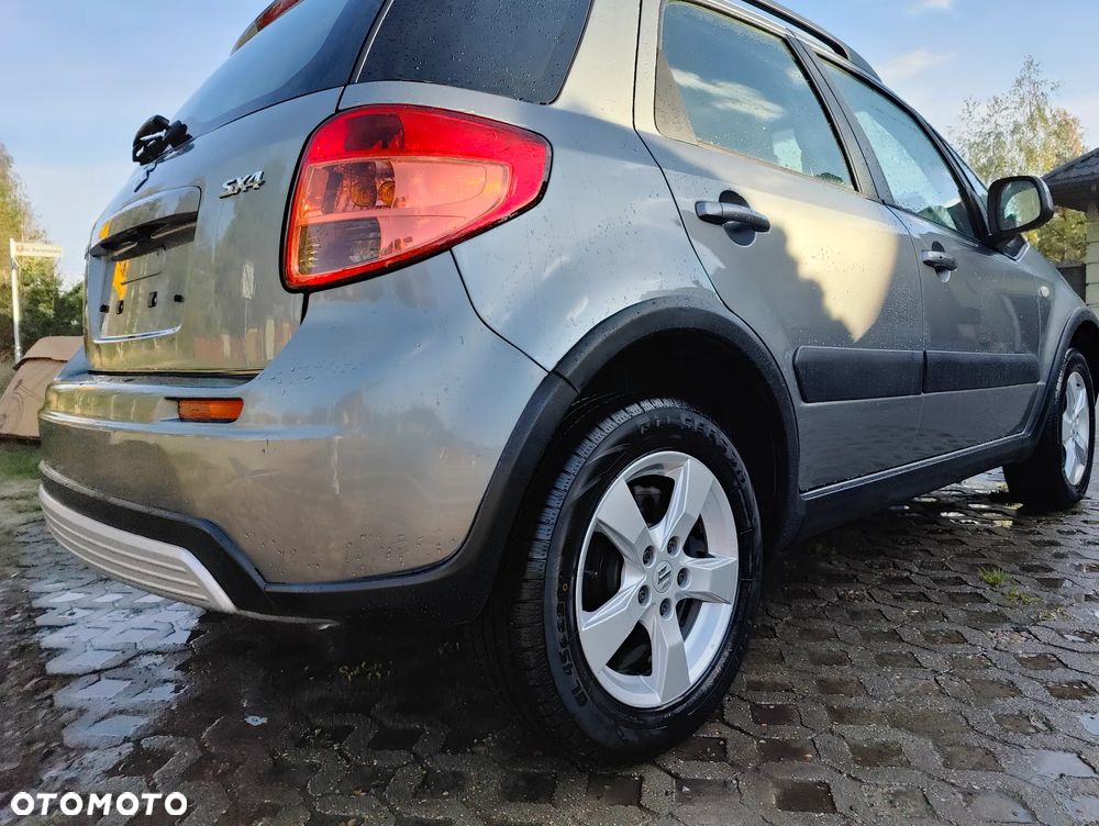 Suzuki SX4 Classic 1.6 VVT 4x4 Comfort - 15