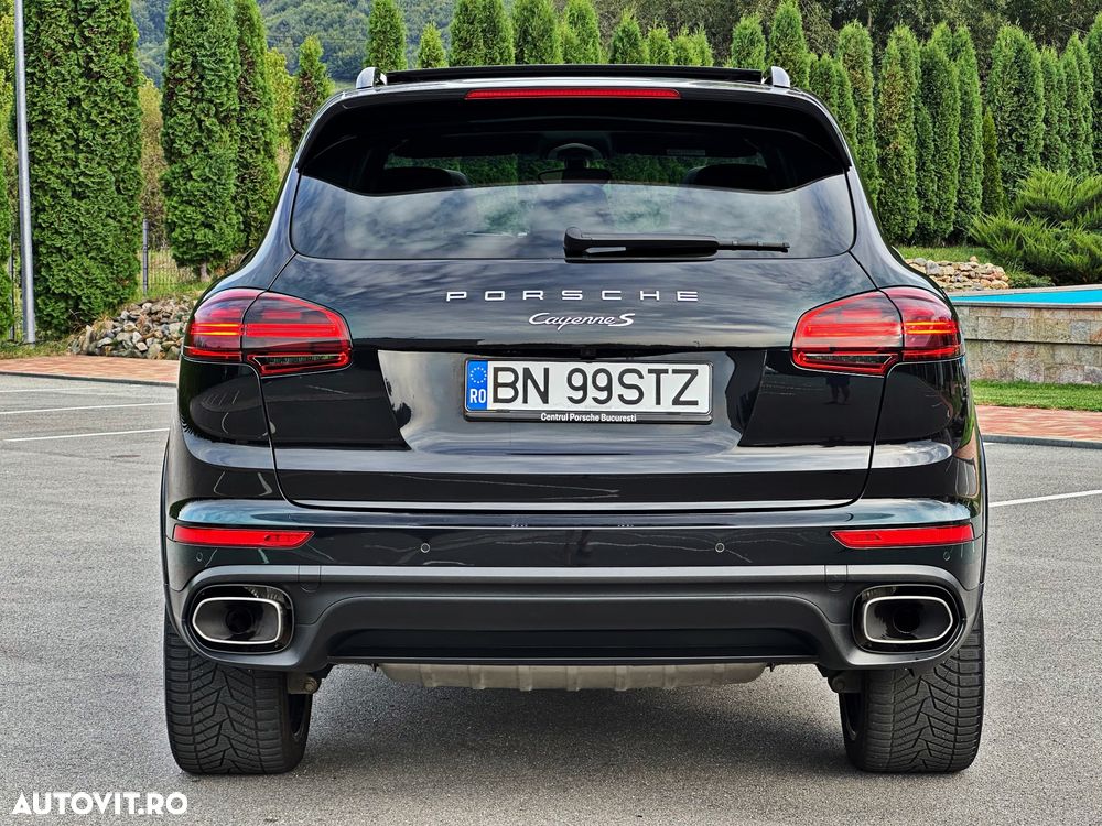 Porsche Cayenne 3.0 L - 7