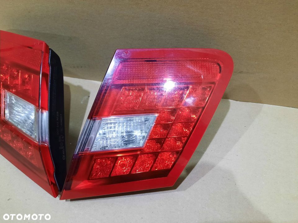 MERCEDES W212 LAMPA TYL LED PRAWA SEDAN AVANGARDE W KLAP - 8