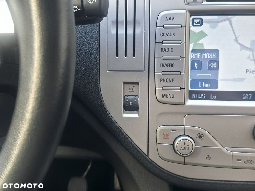 Ford Kuga - 17