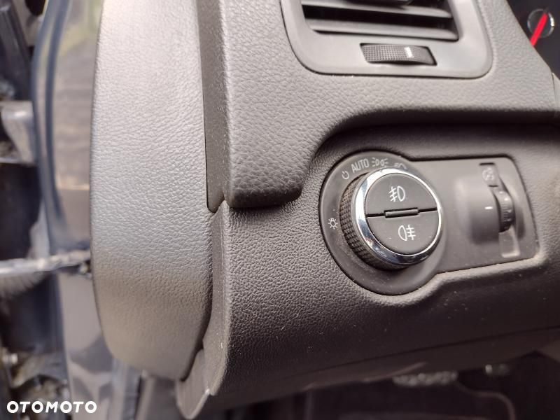 Opel Insignia - 23