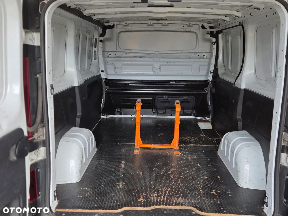 Renault Trafic - 12