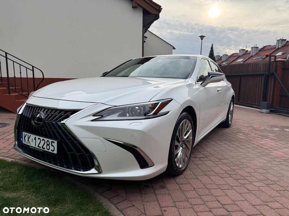 Lexus ES 300h Business Edition + - 4