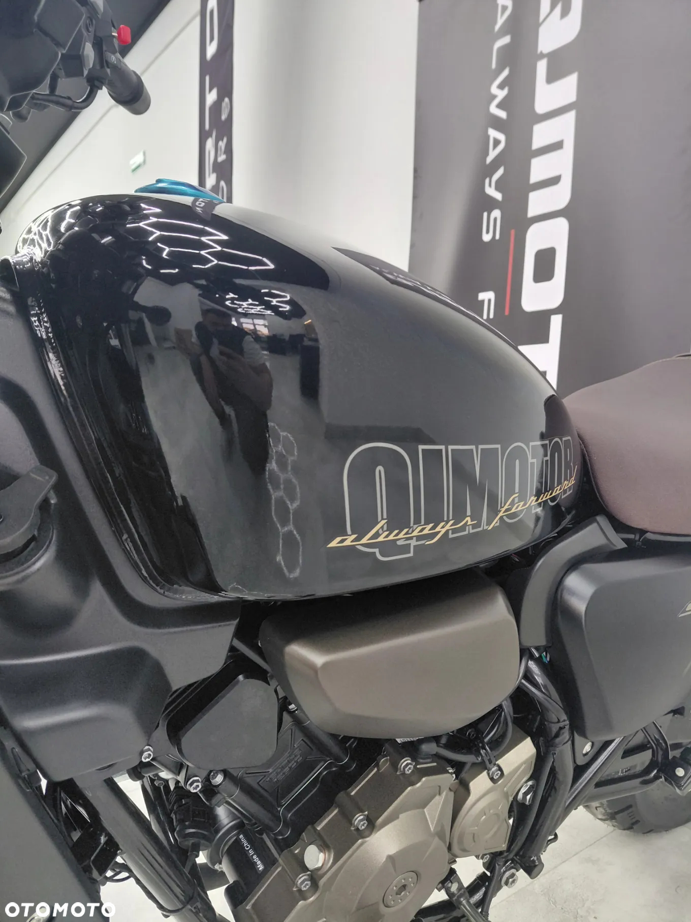 QJMOTOR SRV 125 - 7