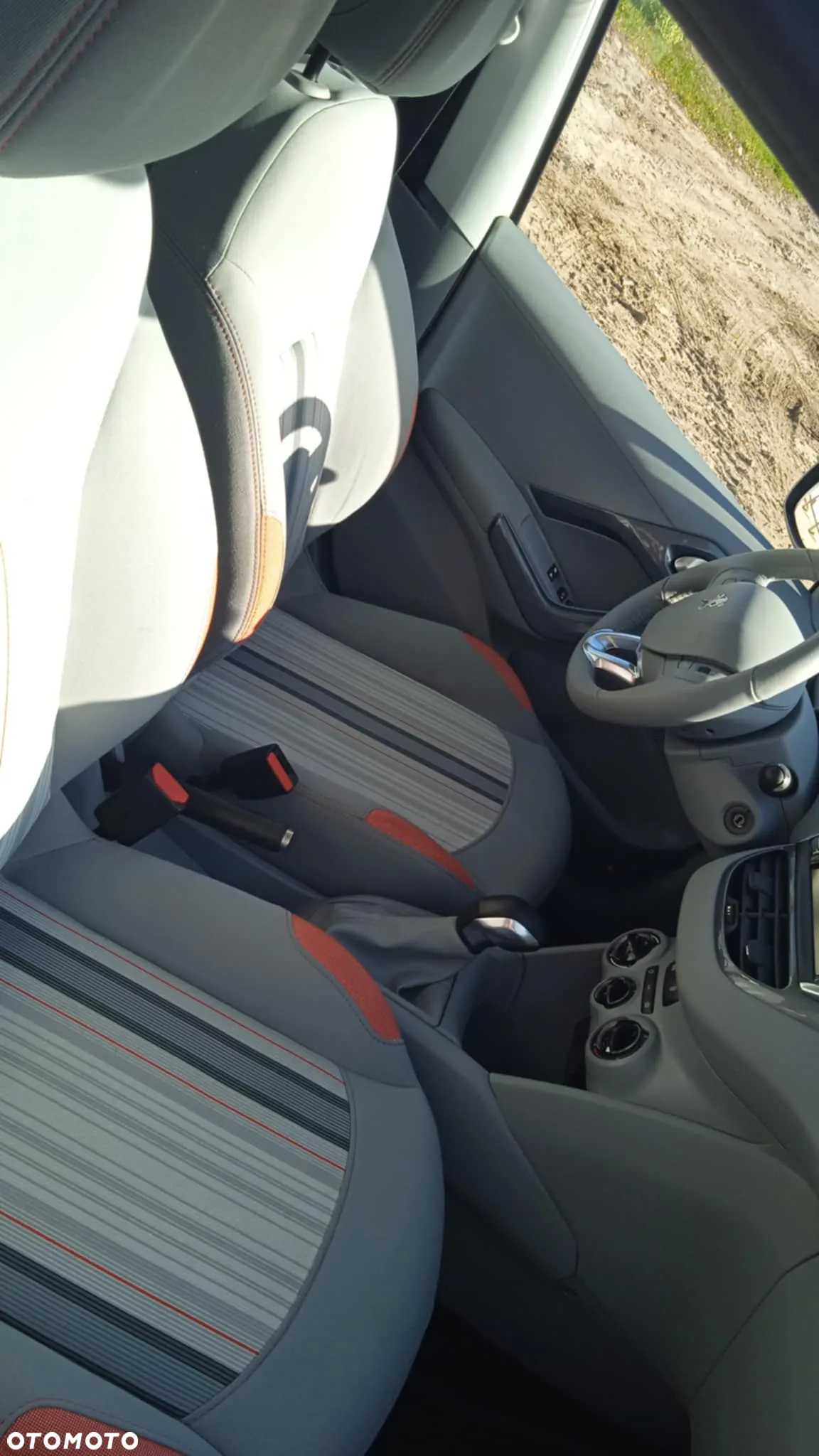 Peugeot 208 1.2 PureTech Active - 8