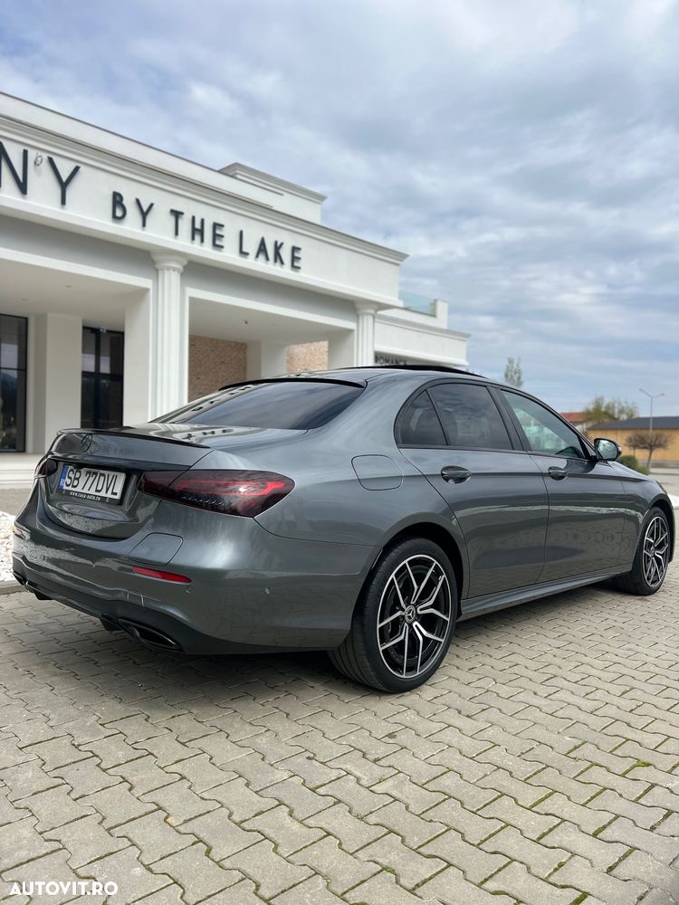 Mercedes-Benz E 300 4MATIC Aut. - 33